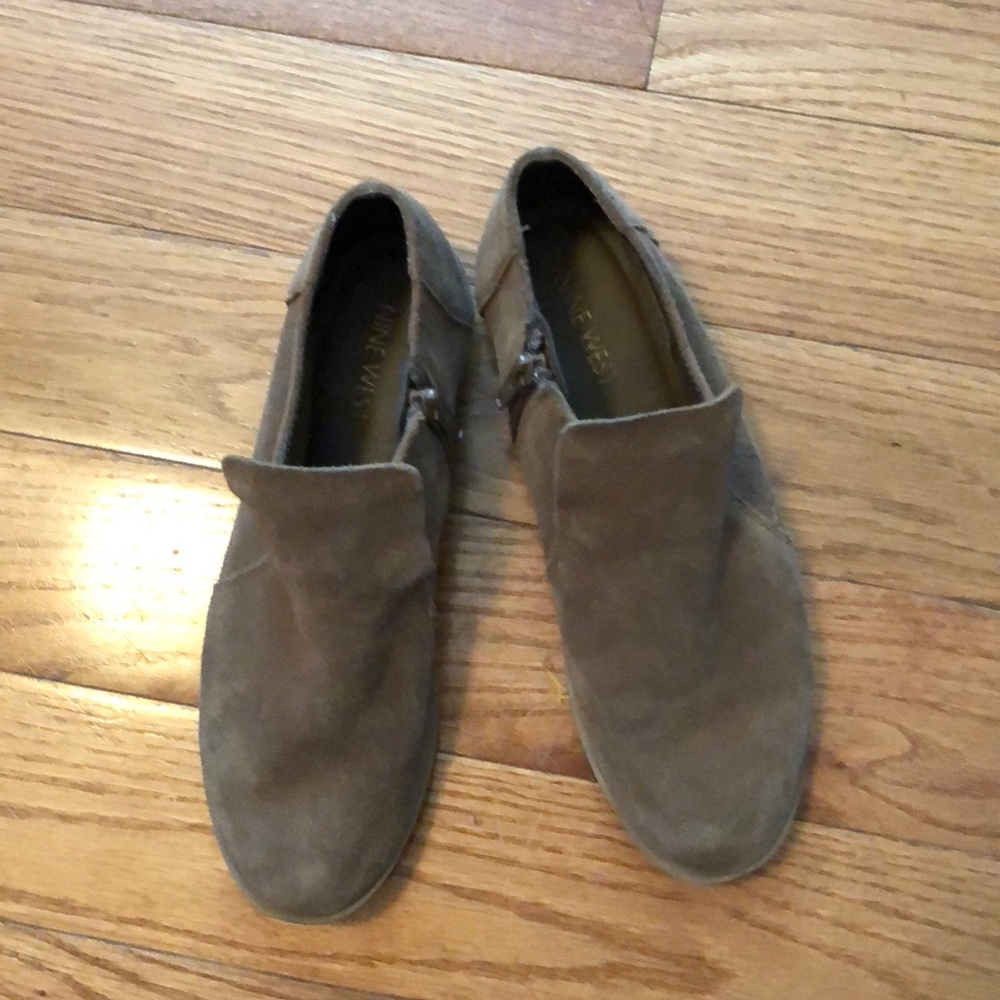 Nine West short booties/loafers
